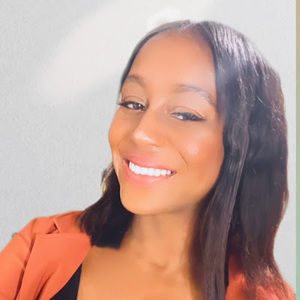 Meet your Posher, Saida